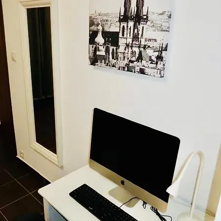 Cozy In 3 Апартаменты Прага