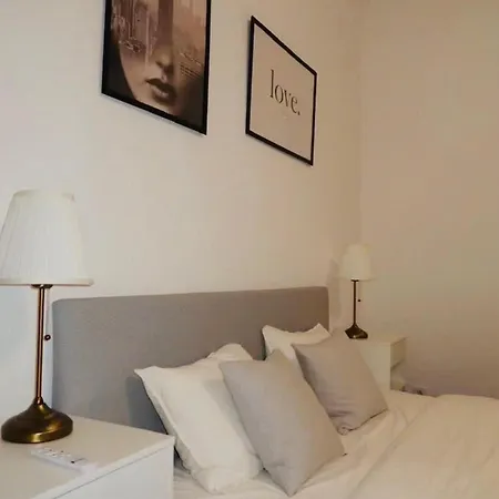 Cozy In 3 Апартаменты Прага